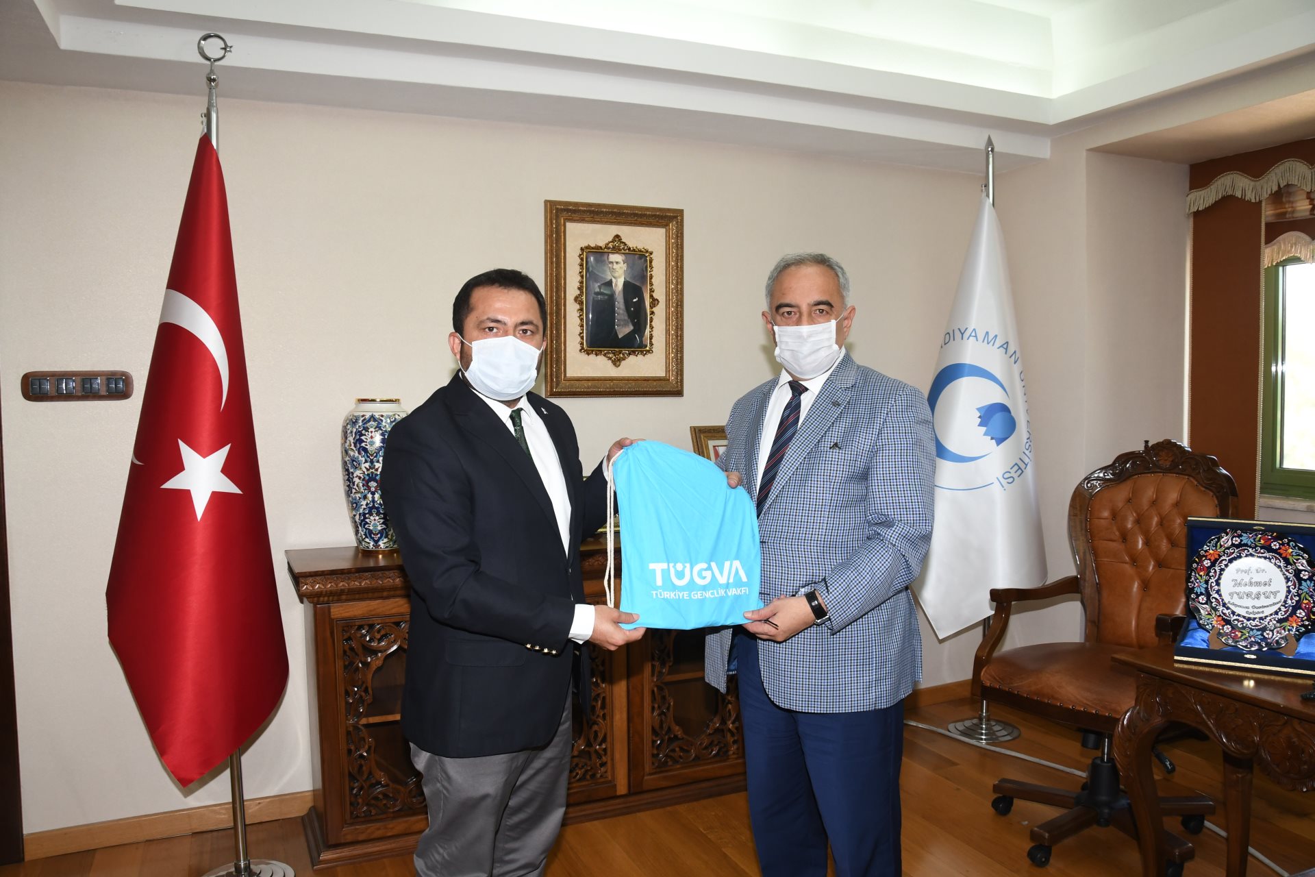 TÜGVA Projelerini Rektör Turgut’a Anlattı