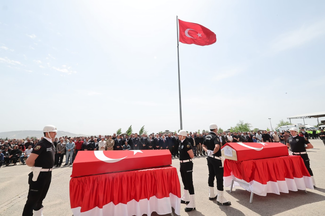 Şehit Polisler Memleketlerine Uğurlandı