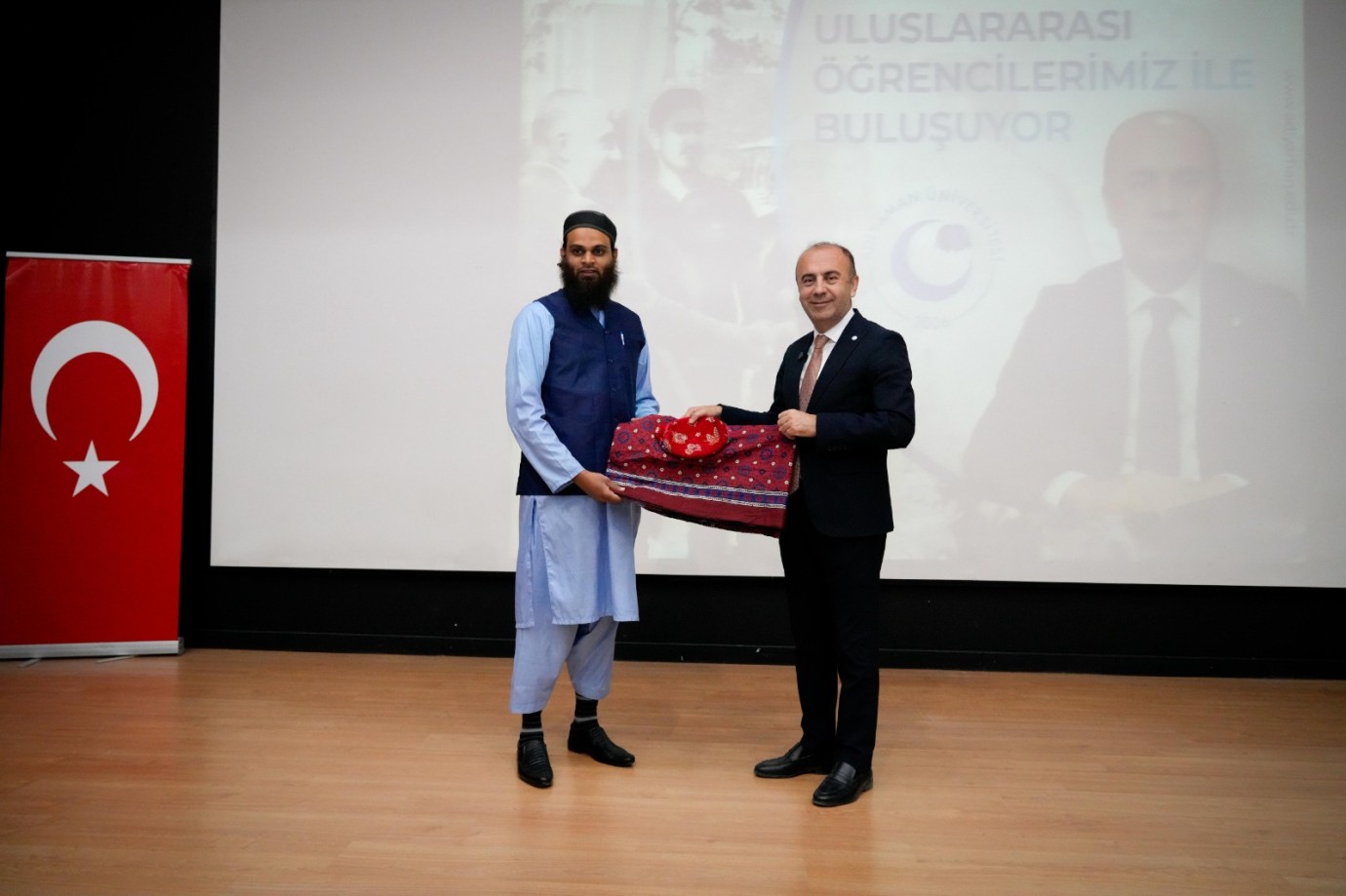 Rektör Prof. Dr. Mehmet Keleş Uluslararası Öğrencilerle Buluştu