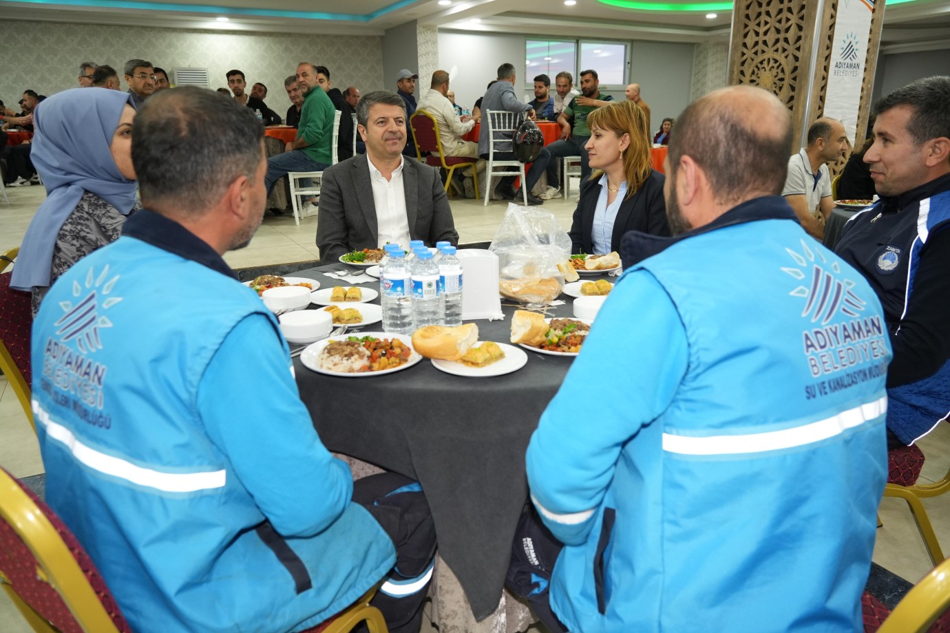 Başkan Tutdere, Emekliye Ayrılan Belediye Personeline Teşekkür Plaketi Verdi