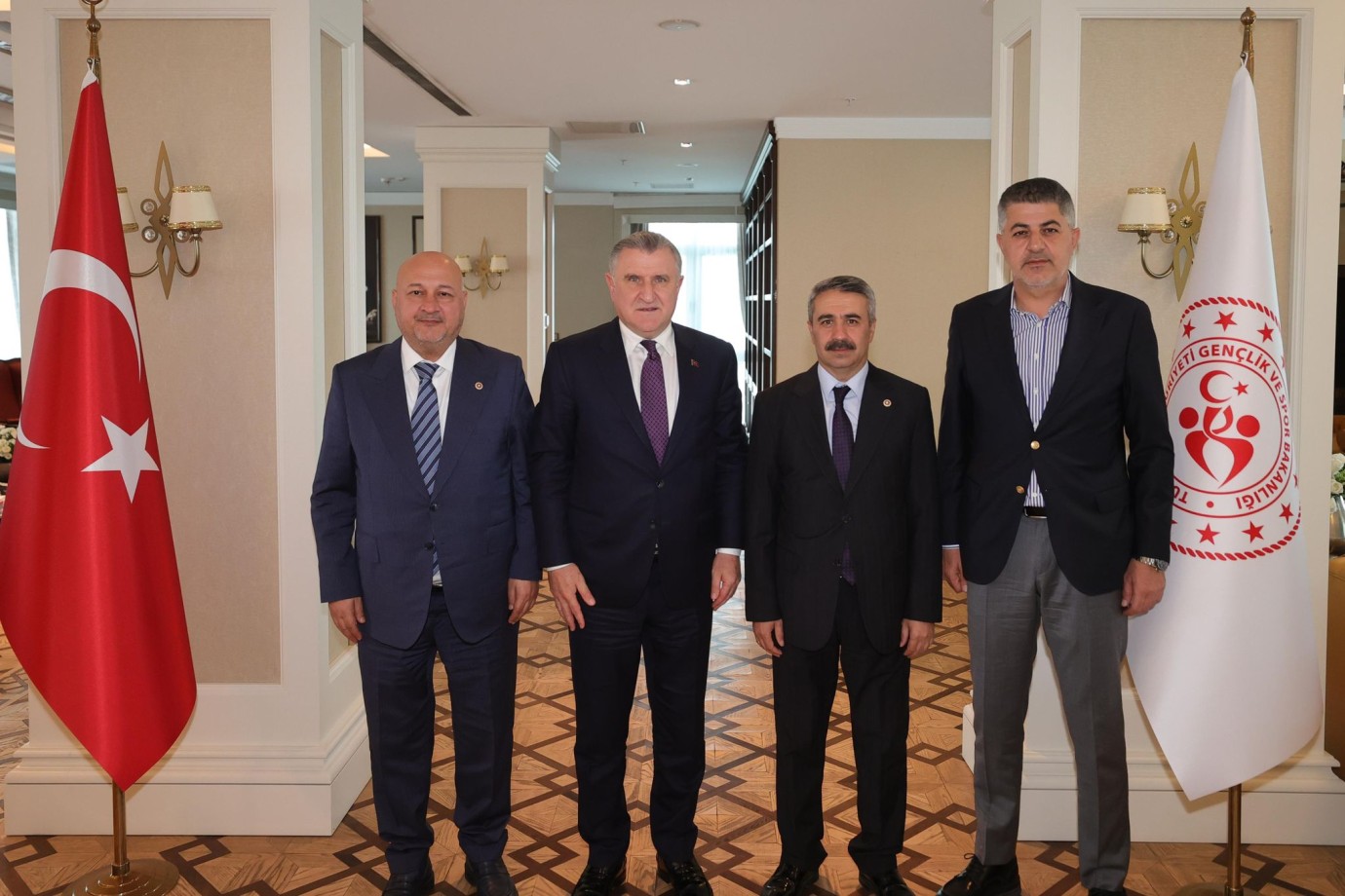 Alkayış, Bakan Osman Aşkın Bak'ı Ziyaret Etti