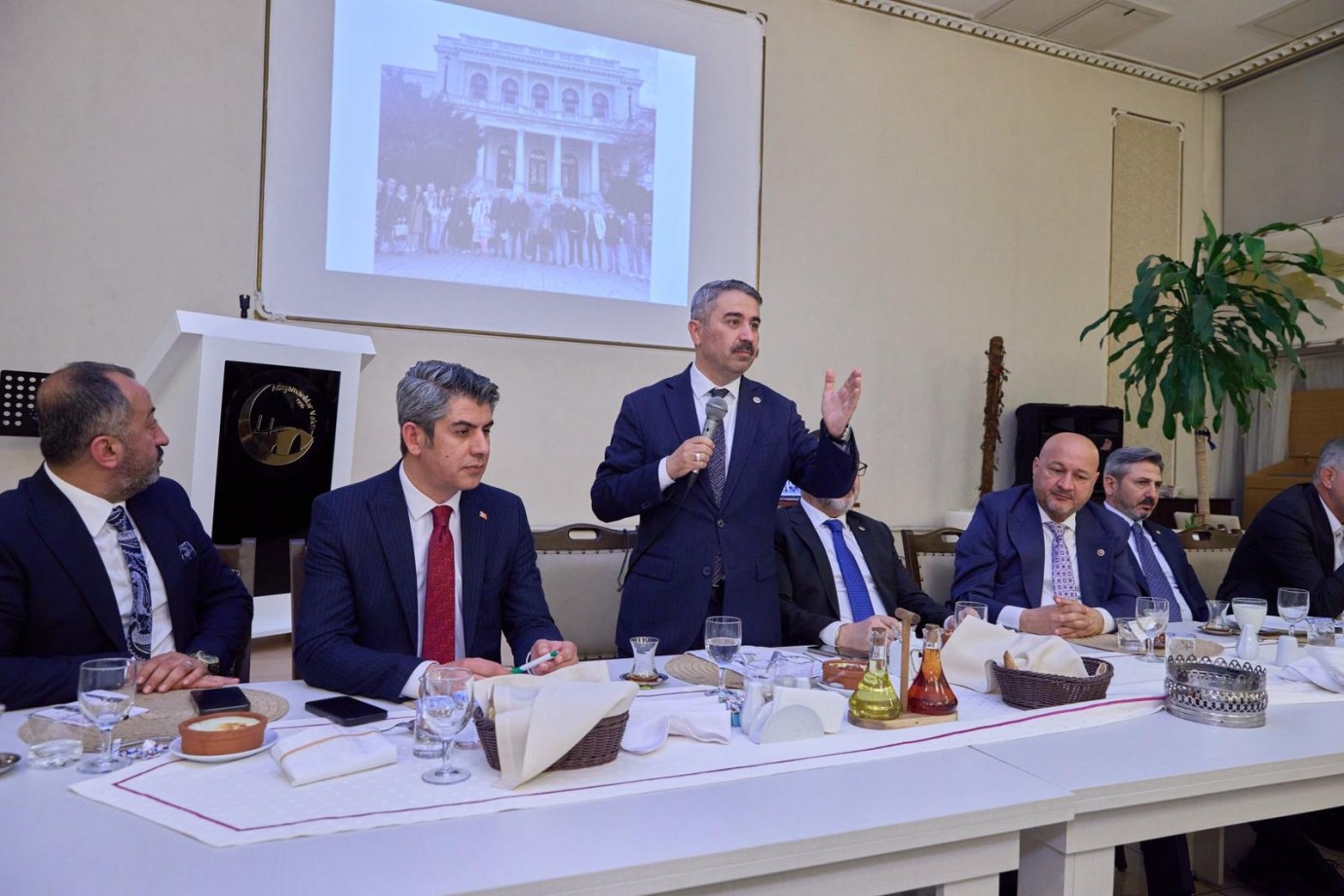 Milletvekili Alkayış: Adıyamanlılar Vakfı’nın Çalışmaları Takdire Şayandır!