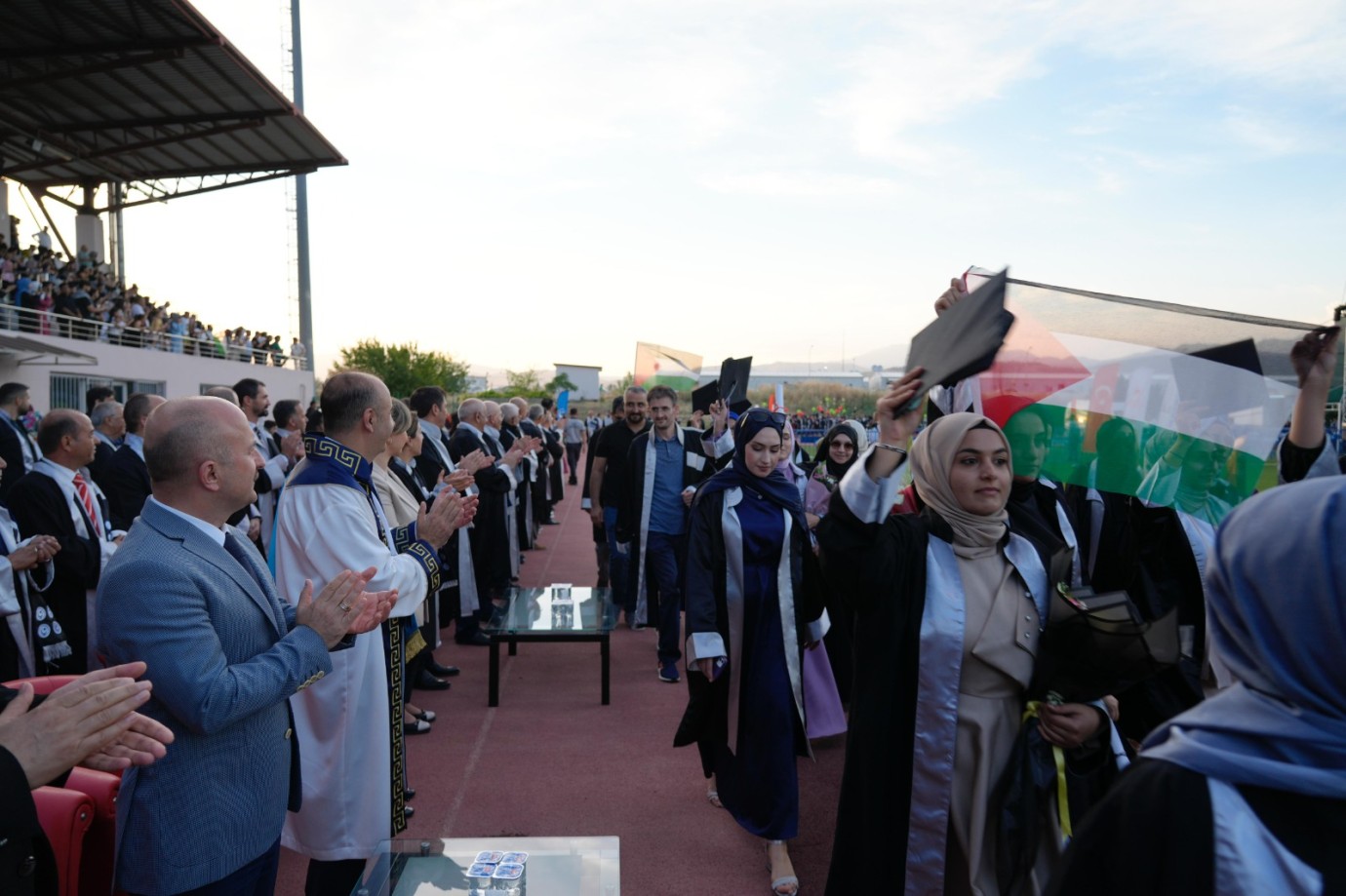 Adıyaman Üniversitesinde Mezuniyet Coşkusu Yaşandı