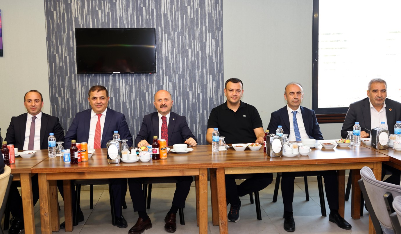 Adıyaman İl Özel İdare Genel Sekreteri Av. Sami Işık’a Duygulandıran Veda Yemeği