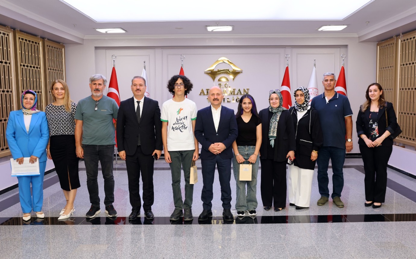 Vali Dr. Osman Varol, LGS Şampiyonlarını ağırladı.