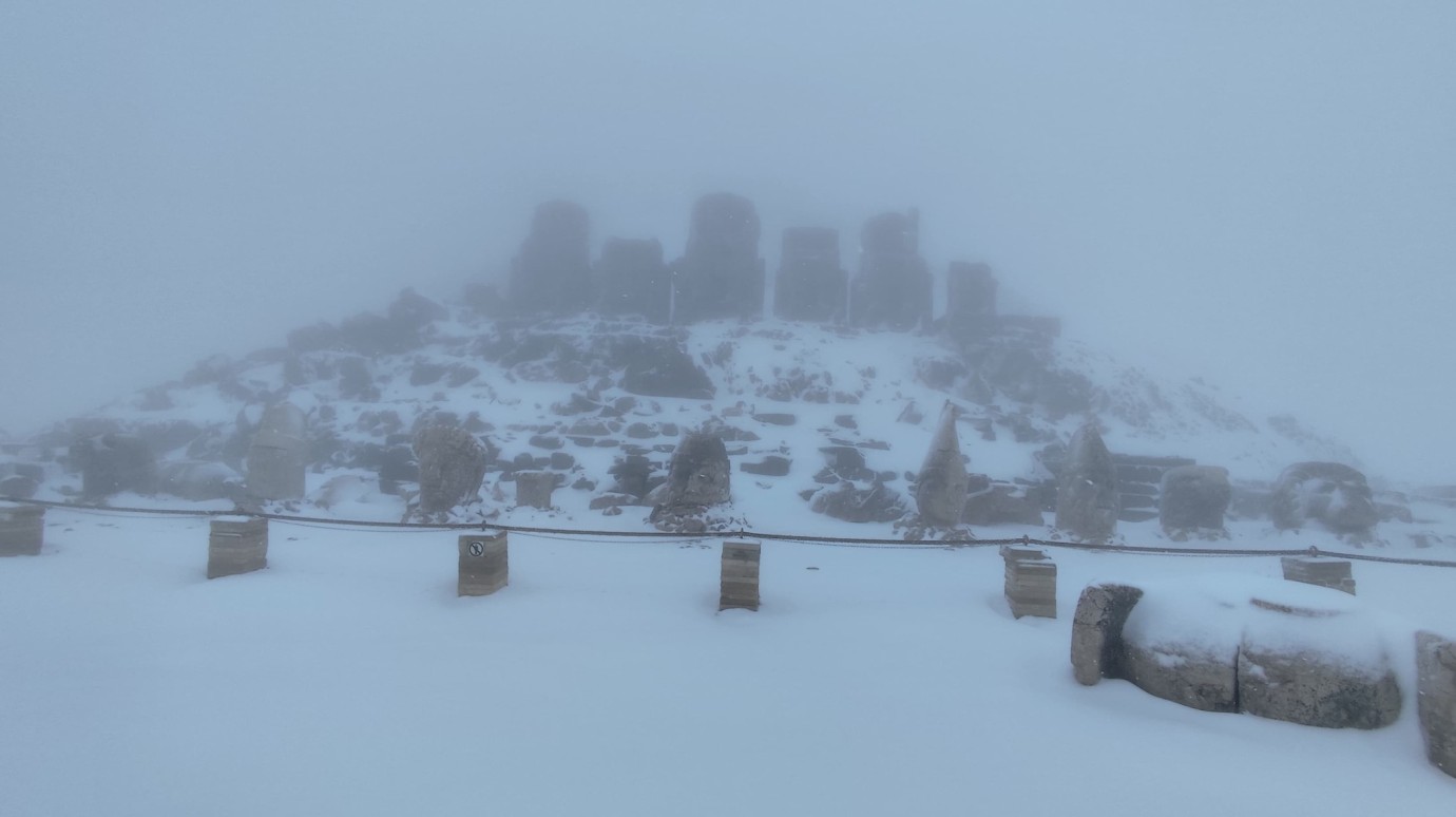 Nermrut Dağı Beyaza Büründü