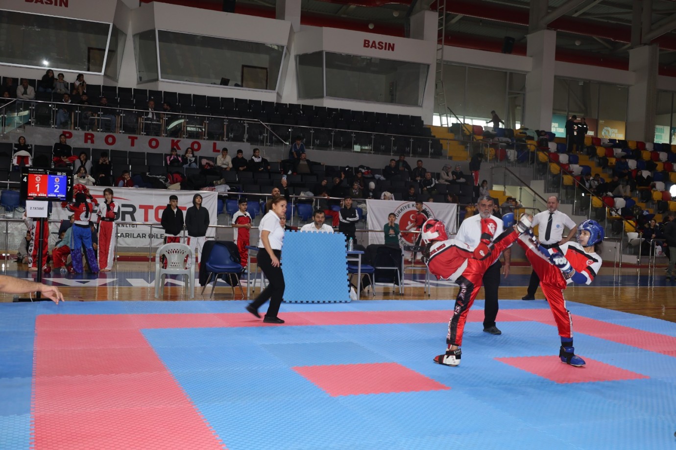 Kick Boks Şampiyonası Adıyaman'da Nefes Kesti