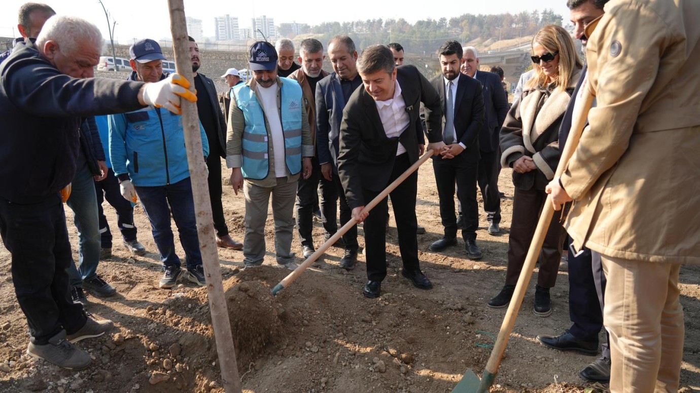 Adıyaman’ın 71. Yılında 71 Fidan Toprakla Buluştu