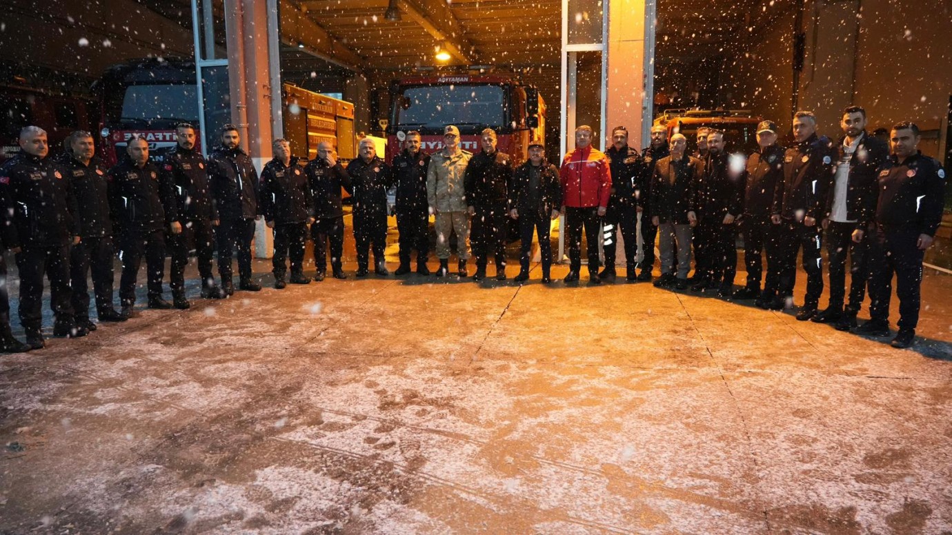 Yeni yıla kar mesaisinde giren Belediye ekiplerine Protokolden moral ziyareti