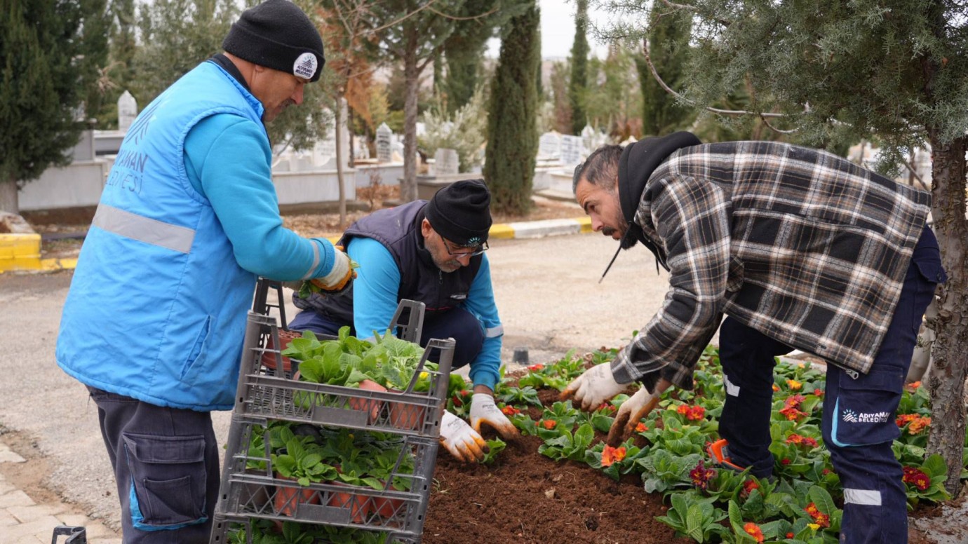 Adıyaman’da 6 Şubat hazırlığı: Kent çiçeklerle donatıldı