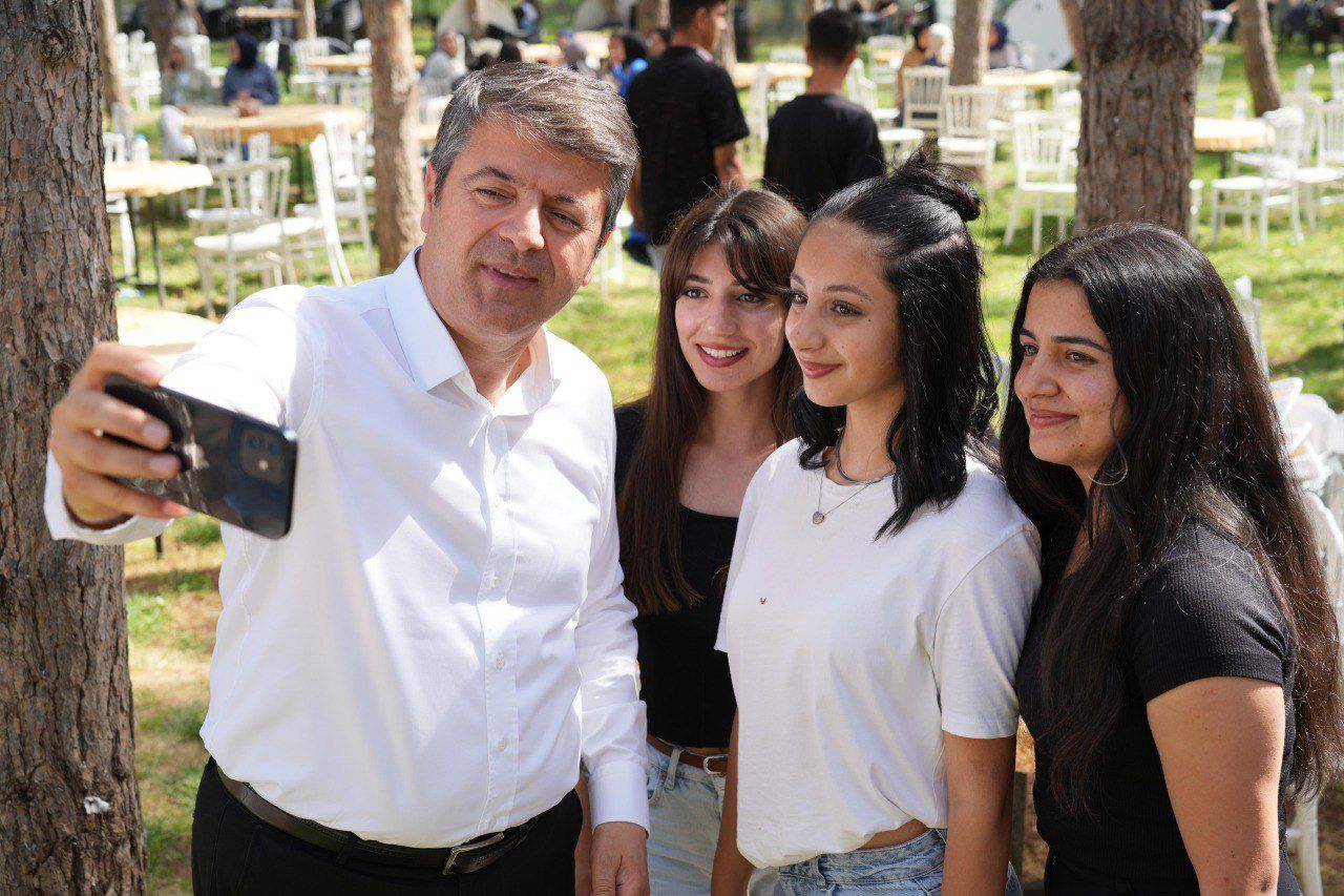 Başkan Tutdere’den eğitime tam destek: 1.603 öğrencinin YKS ücreti yatırıldı