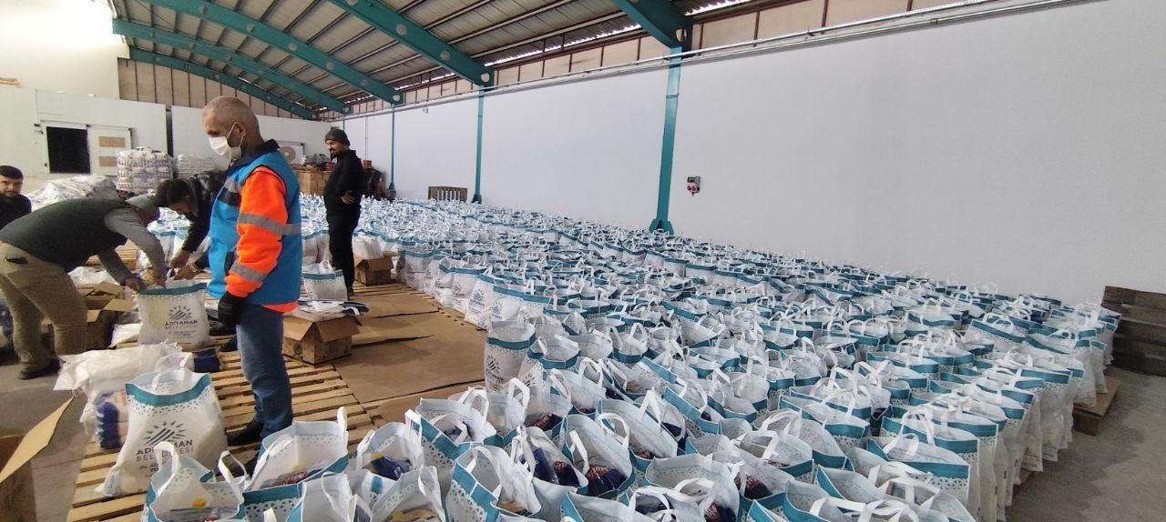 Adıyaman Belediyesi’nden bayram öncesi 4 bin 750 aileye gıda ve hijyen desteği