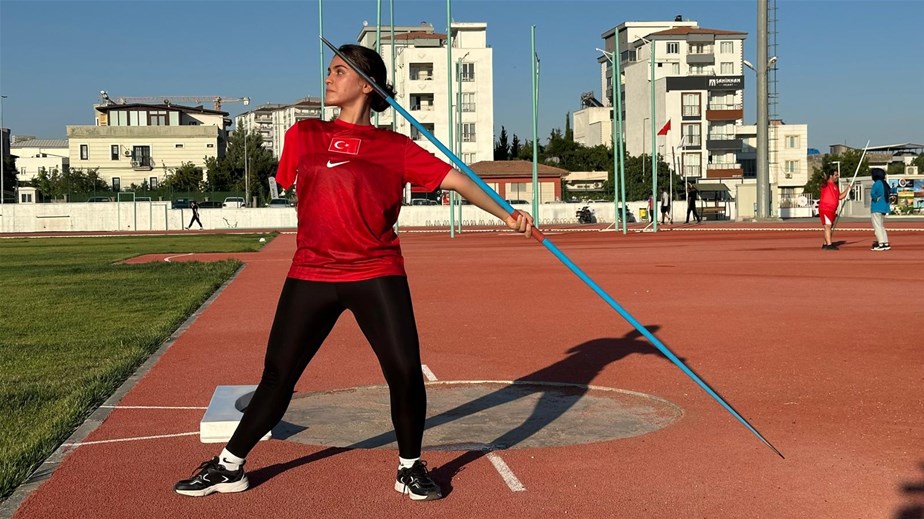 Enkazdan Doğan Şampiyon