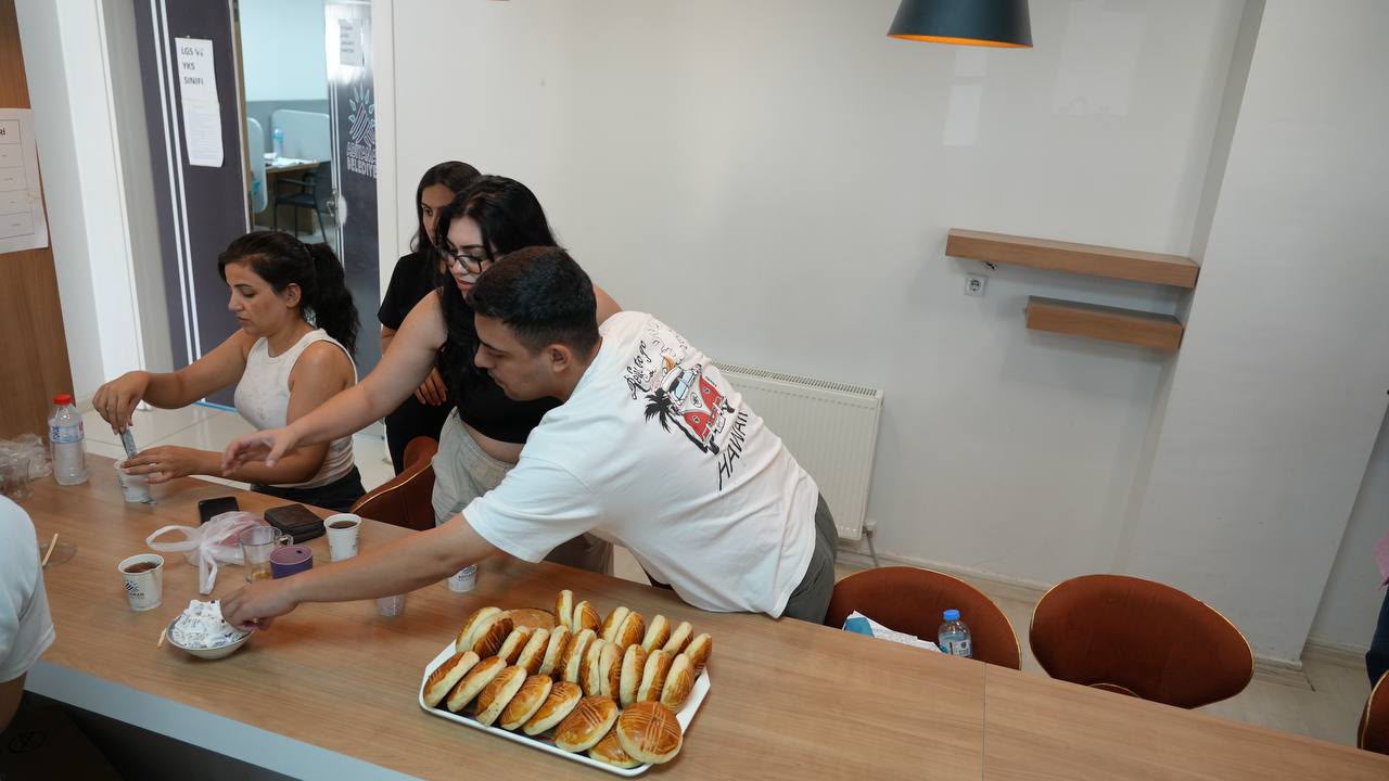 Adıyaman Belediyesi Etüt merkezleri ve okuma salonlarında motivasyon ikramı
