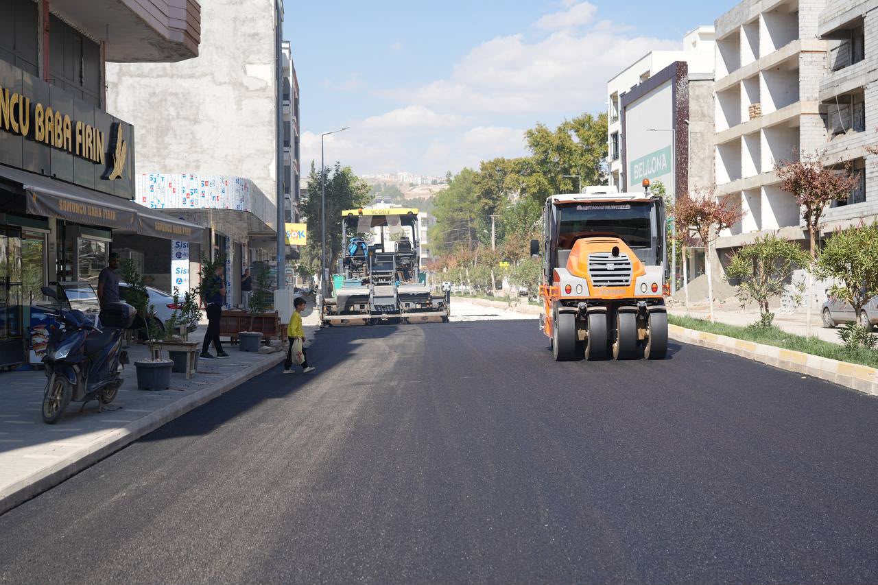 Adıyaman Belediyesi Hastane Caddesi’nde ilk etap asfalt çalışmalarını tamamladı