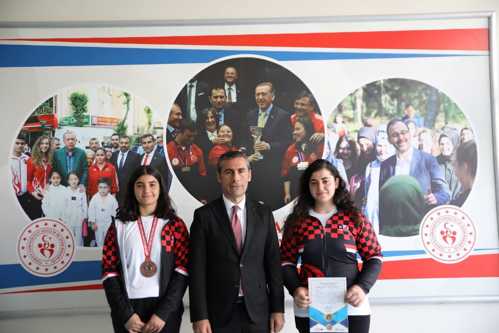 Bileğinin Hakkıyla Madalyasını Aldı