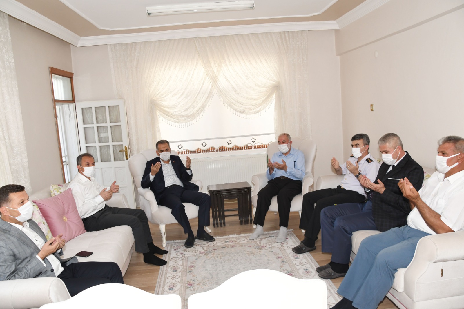 Babalar Günü’nde Şehit Babalarına Anlamlı Ziyaret