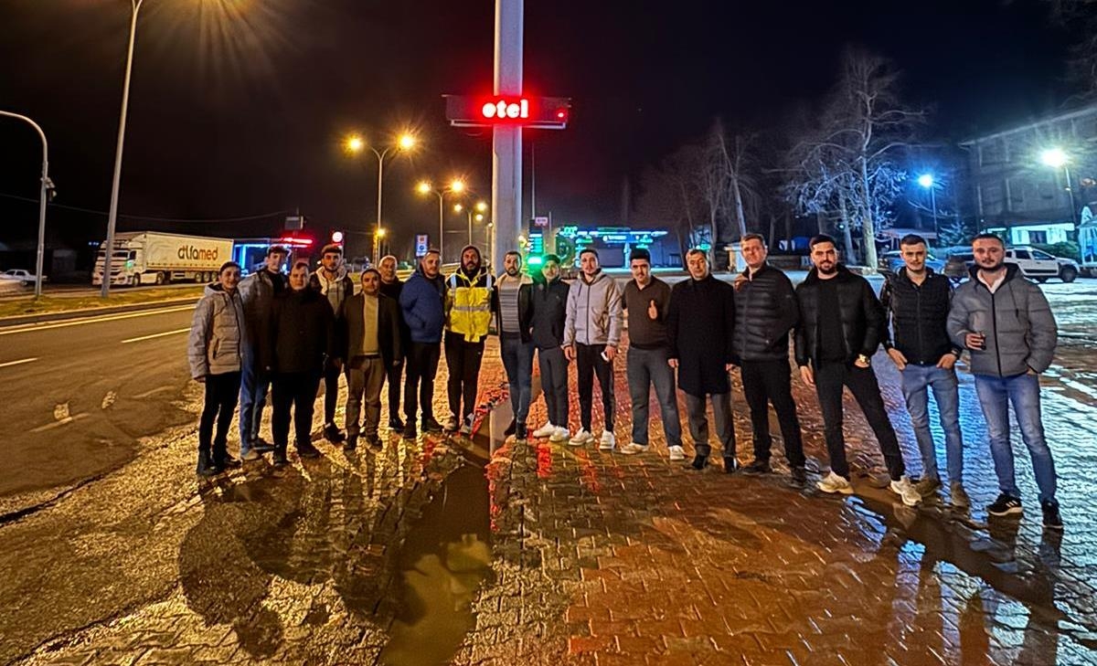 Bağımsız aday Ersavaş, 6 Şubat depremine dikkat çekmek için Ankara'dan Kahramanmaraş'a yürüdü