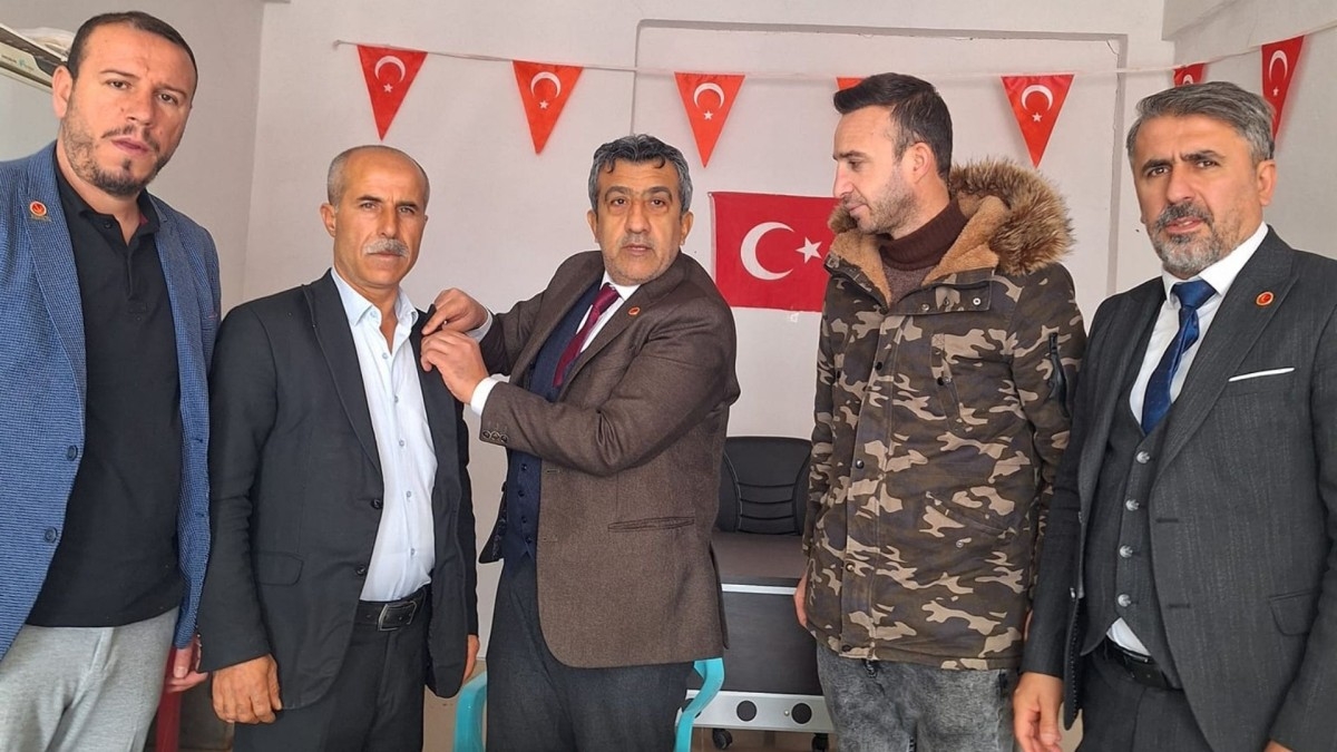 MHP’li isim Yeniden Refah Partisi’ne katıldı