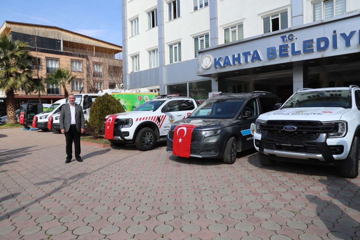Kahta Belediyesi araç filosuna yeni araçlar eklendi