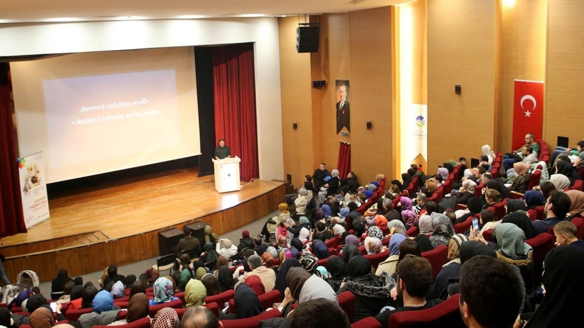 Ünlü isimden çok önemli tavsiyeler: ‘Çocuğun kızması normal’