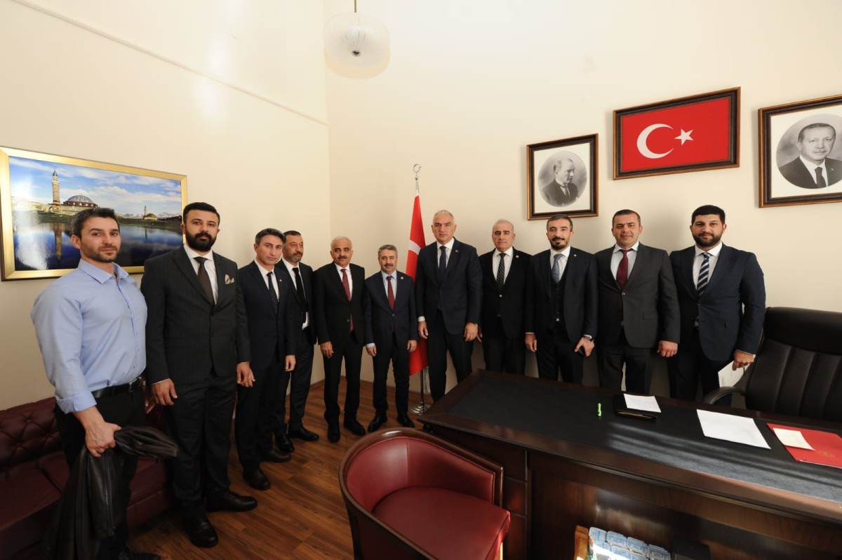 Bakanlıklardan Ak Parti adayı Polat'a Destek Sözü