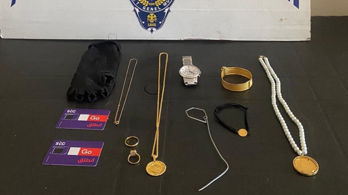 Gölbaşı’nda 3’ü kadın 4 hırsız çaldıkları altınlarla kıskıvrak yakalandı