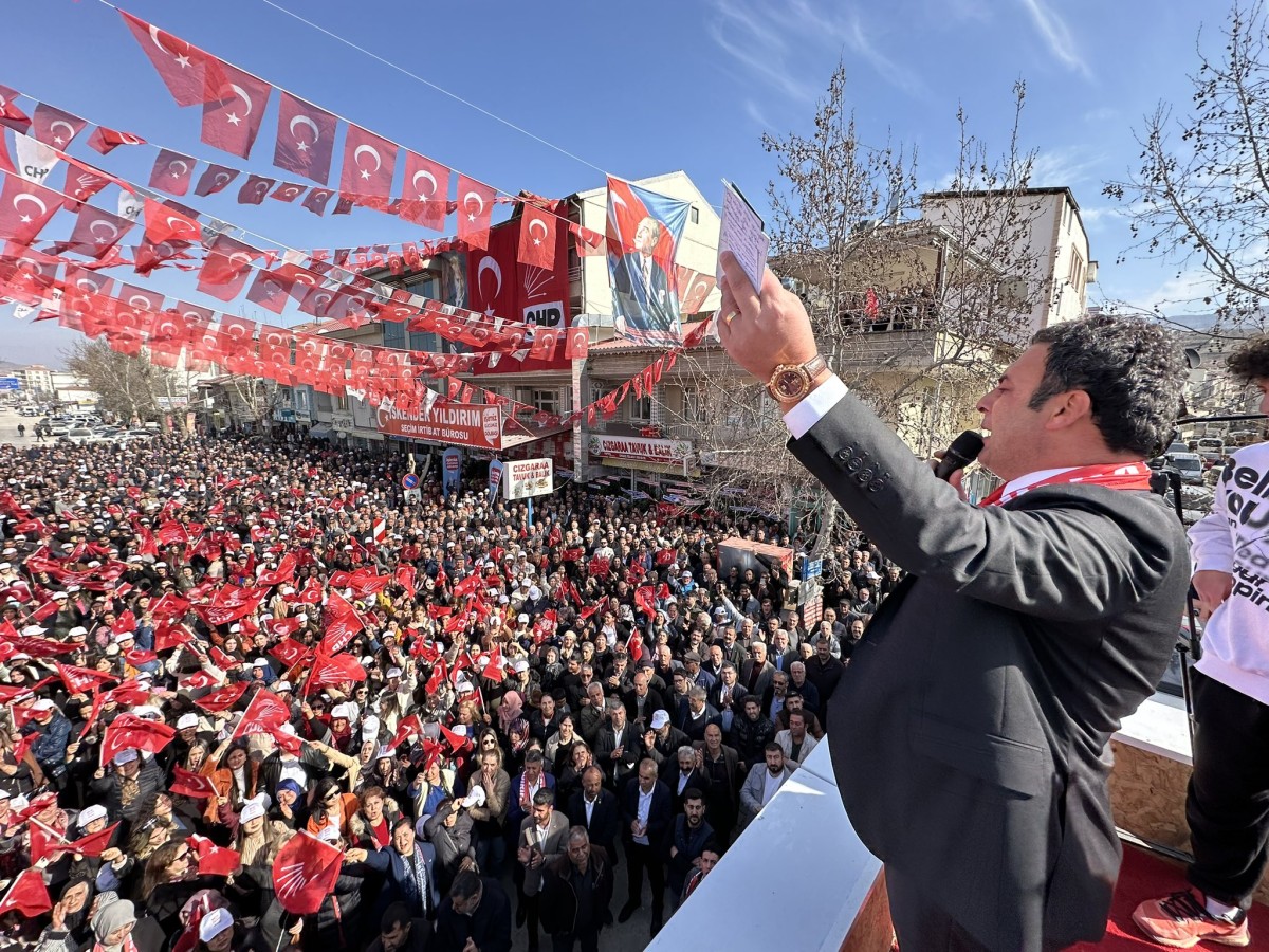 Gölbaşı Seçim İrtibat Bürosu miting havasında açıldı