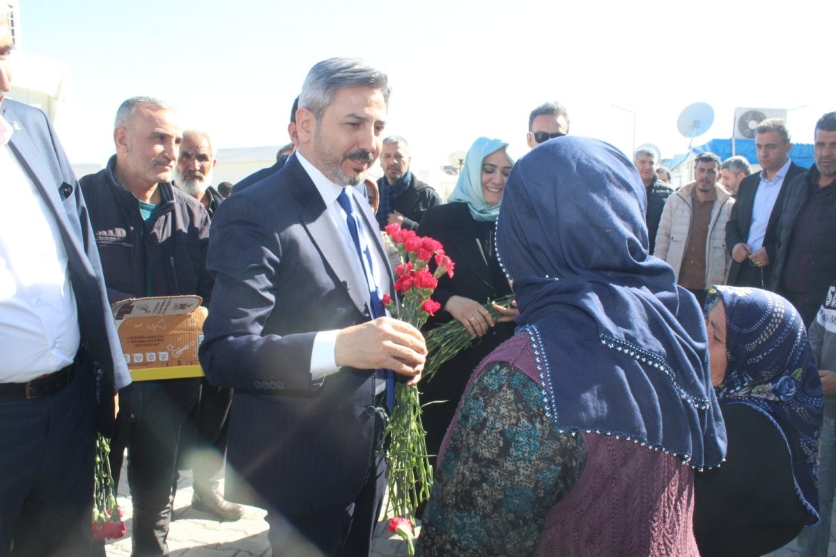 Aydın, deprem mağduru kadınları unutmadı