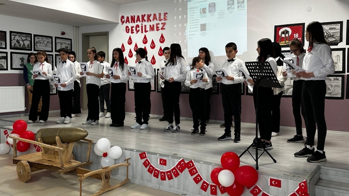 Akyazılı gençler Çanakkale ruhunu canlandırıldı