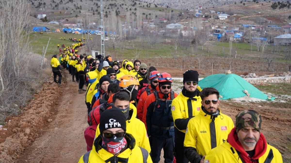 697 kişi Keş Dağı’na tırmandı: Yazıcıoğlu ölümünün 15. yıldönümünde anıldı