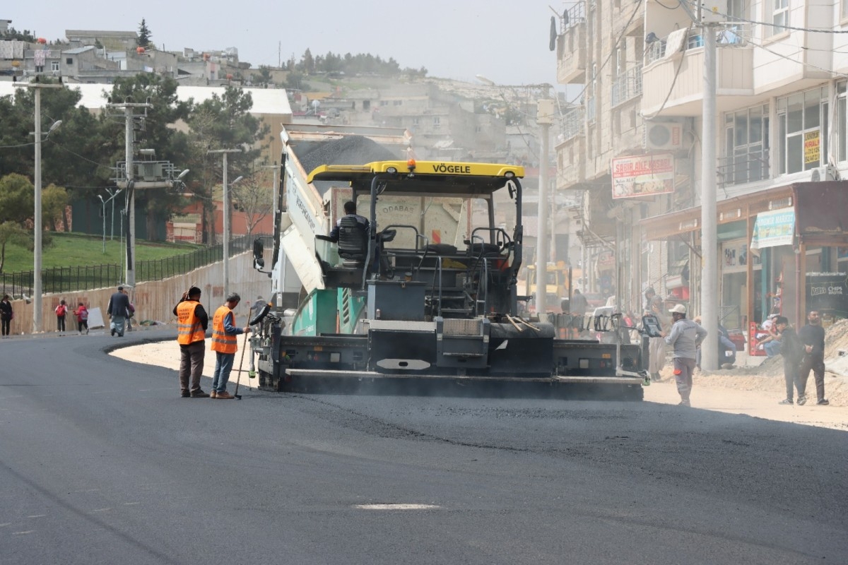 Turizm yolunda asfalt çalışması