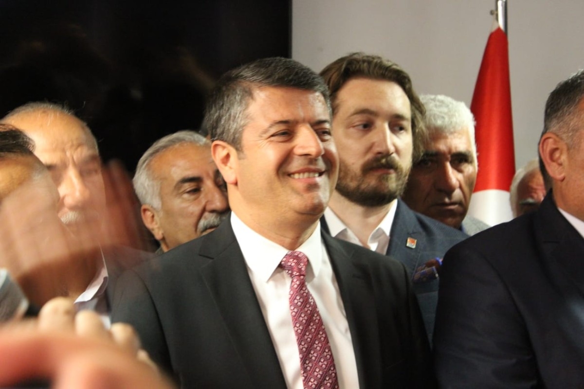 Mazbatasını alan Başkan Tutdere: Herkesin başkanı olacağım  - Videolu Haber