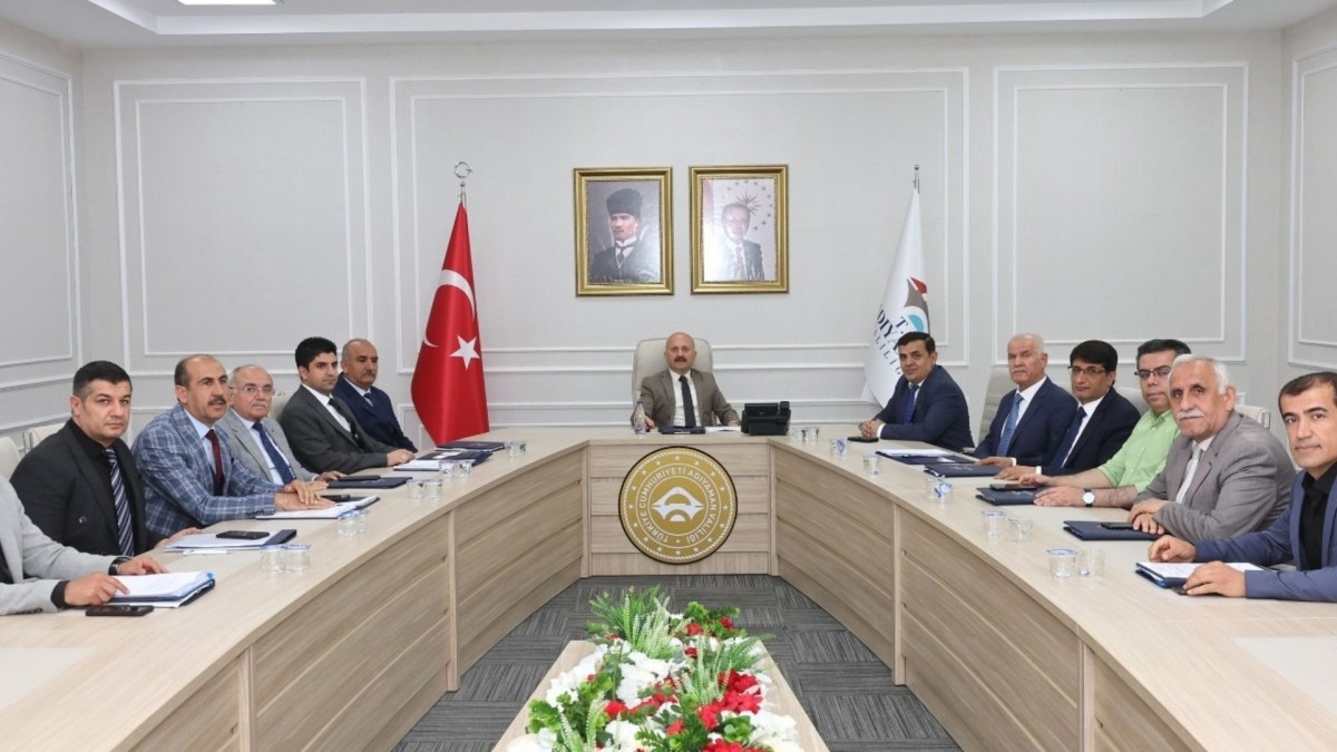 İl Özel İdaresi Vali Dr. Varol başkanlığında toplandı