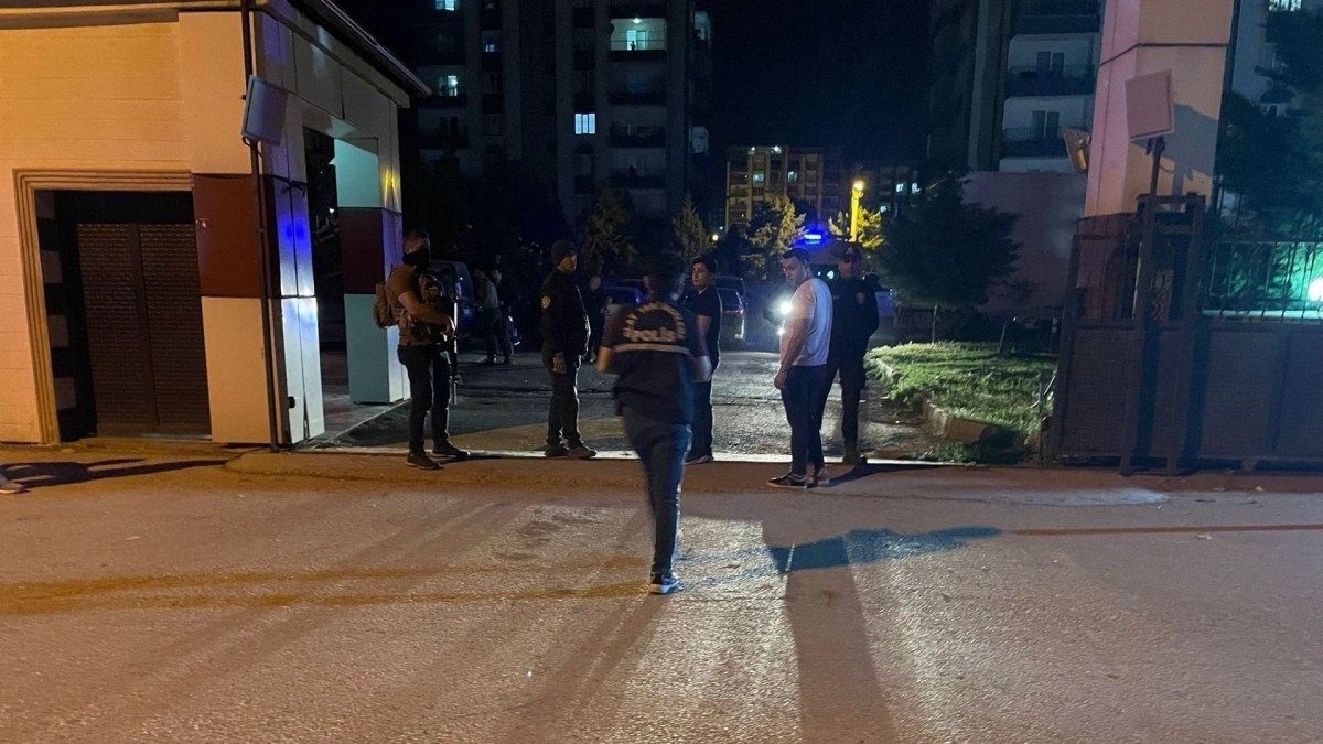 Polisler çatıştı: 2’si ağır, 3 yaralı   - Videolu Haber