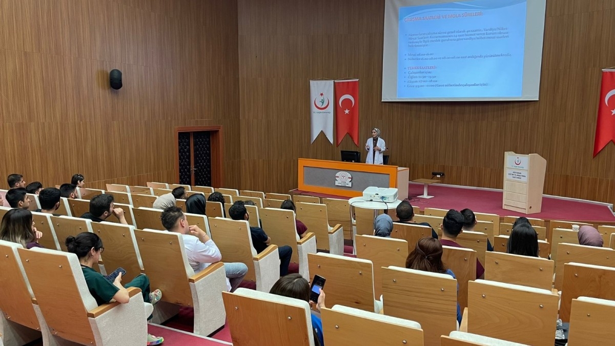 Göreve başlayan sağlık personellerine ‘Genel Uyum Eğitimi’ verildi  - Videolu Haber