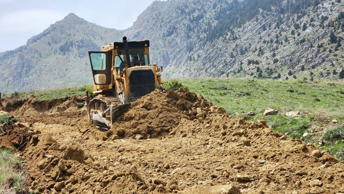Köy evlerine yeni yol çalışmaları başlanıldı