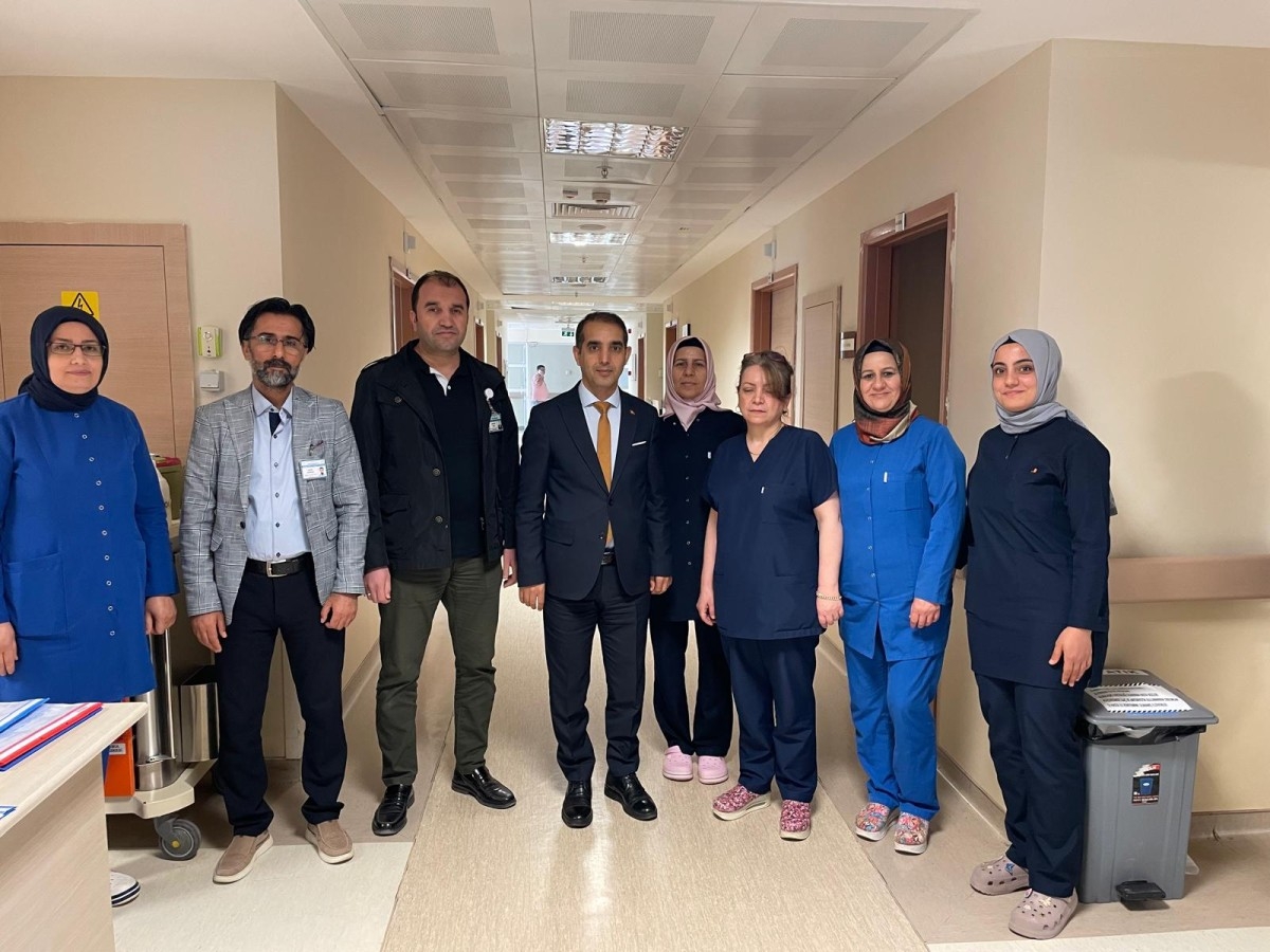 Başhekim Doç.Dr. Mehmet Şirik, hemşirelerin 'Hemşireler Haftası'nı kutladı