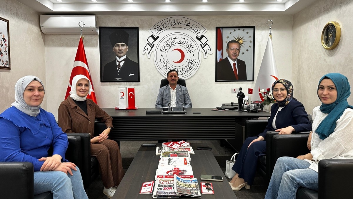 Kaymakam Kılıç'tan Türk Kızılay'ı Akyazı Şubesi’ne nazik ziyaret