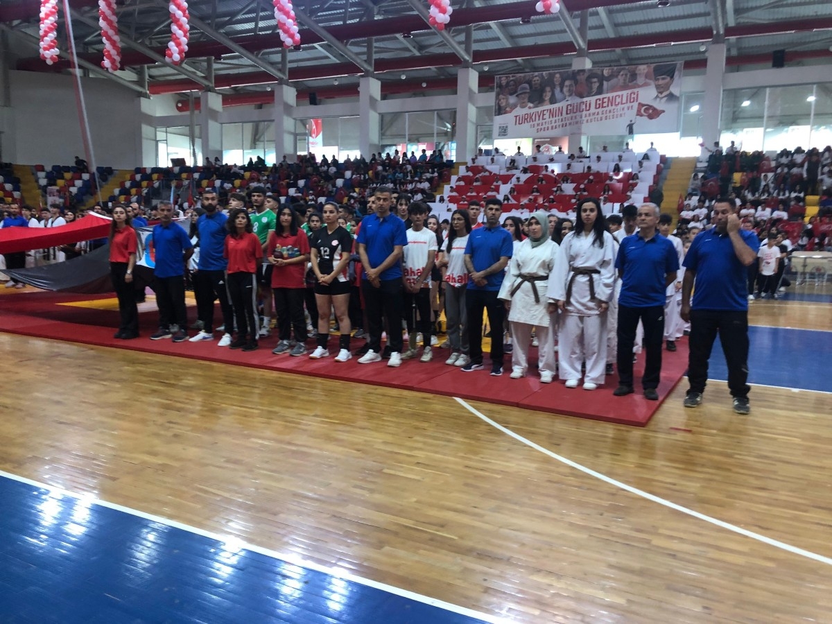 Adıyaman'da '19 Mayıs Atatürk’ü Anma Gençlik ve Spor Bayramı' coşkuyla kutlandı  - Videolu Haber
