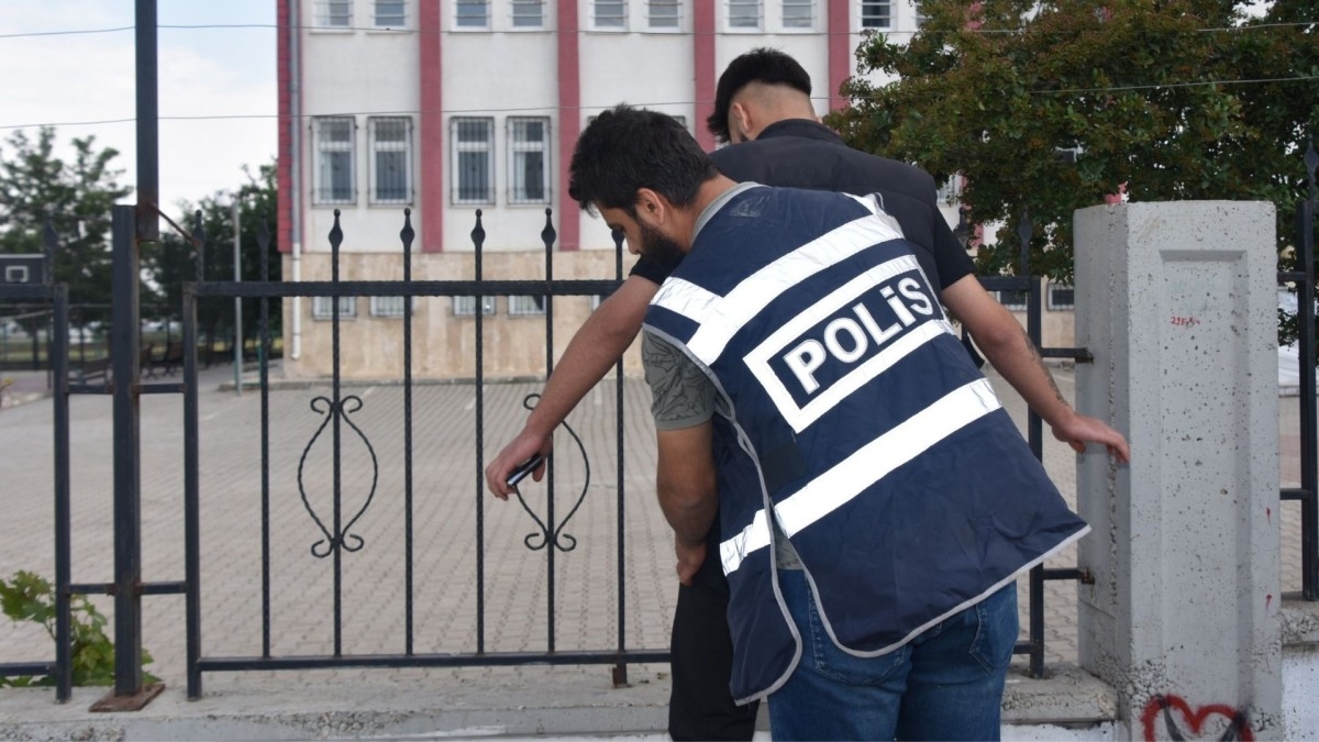 Adıyaman'da okul çevrelerinde geniş çaplı denetim