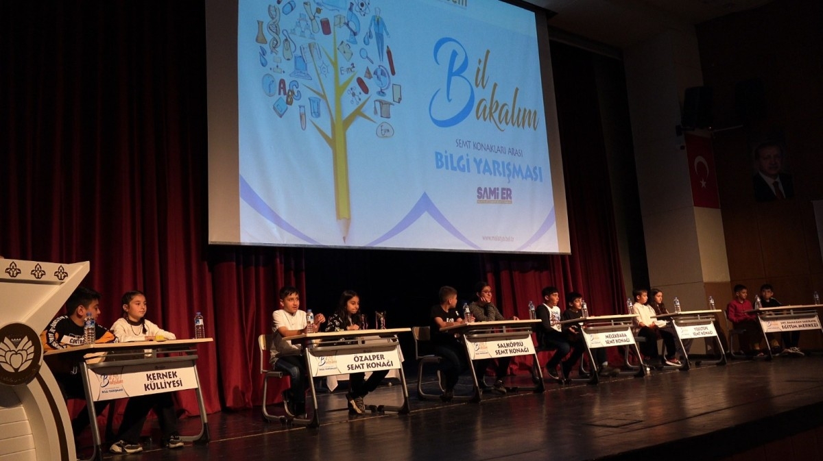 ‘Bil Bakalım Bilgi Yarışması’nda dereceye giren öğrenciler ödüllendirildi  - Videolu Haber