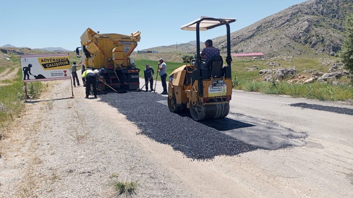 Elbistan’da kırsal mahalle yolları iyileşiyor