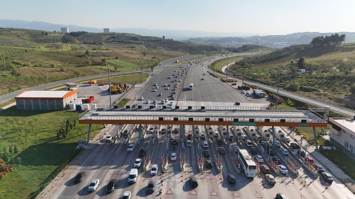 Otoyollardan 21 milyon 67 bin 377 araç geçti