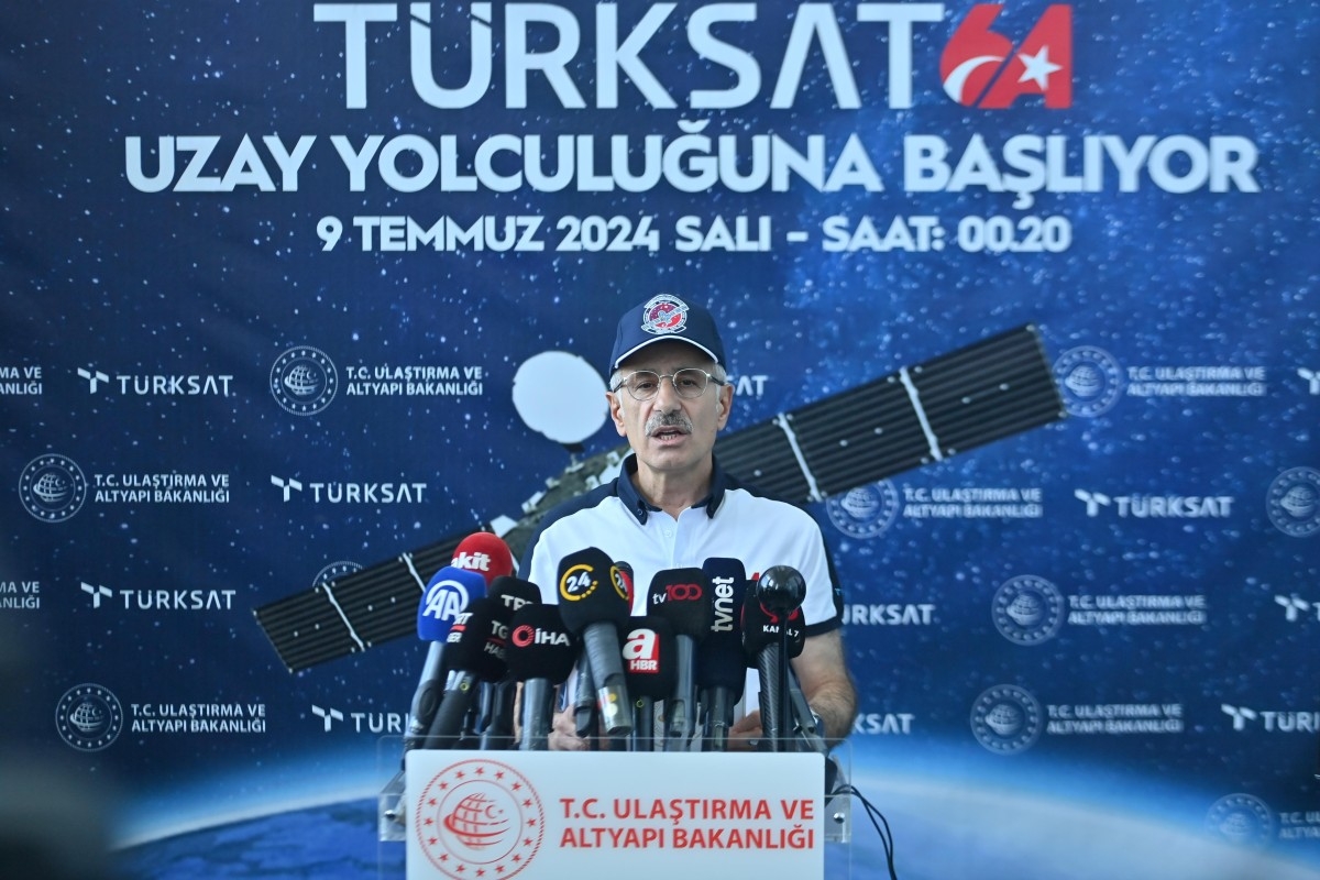 Bakan Uraloğlu: Uzaya imzamızı atıyoruz, Türksat 6A’yı bu gece uzaya fırlatıyoruz