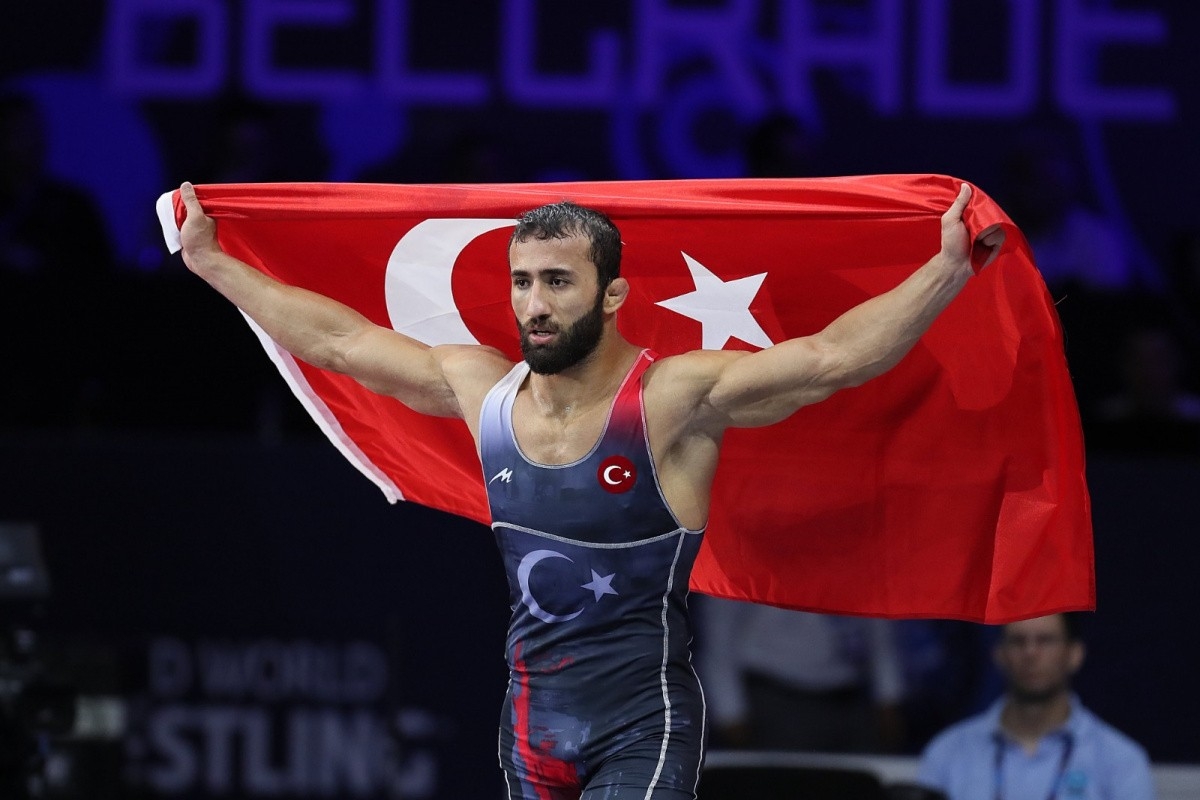 Milli sporcularımıza Paris Olimpiyatları’nda başarı mesajı