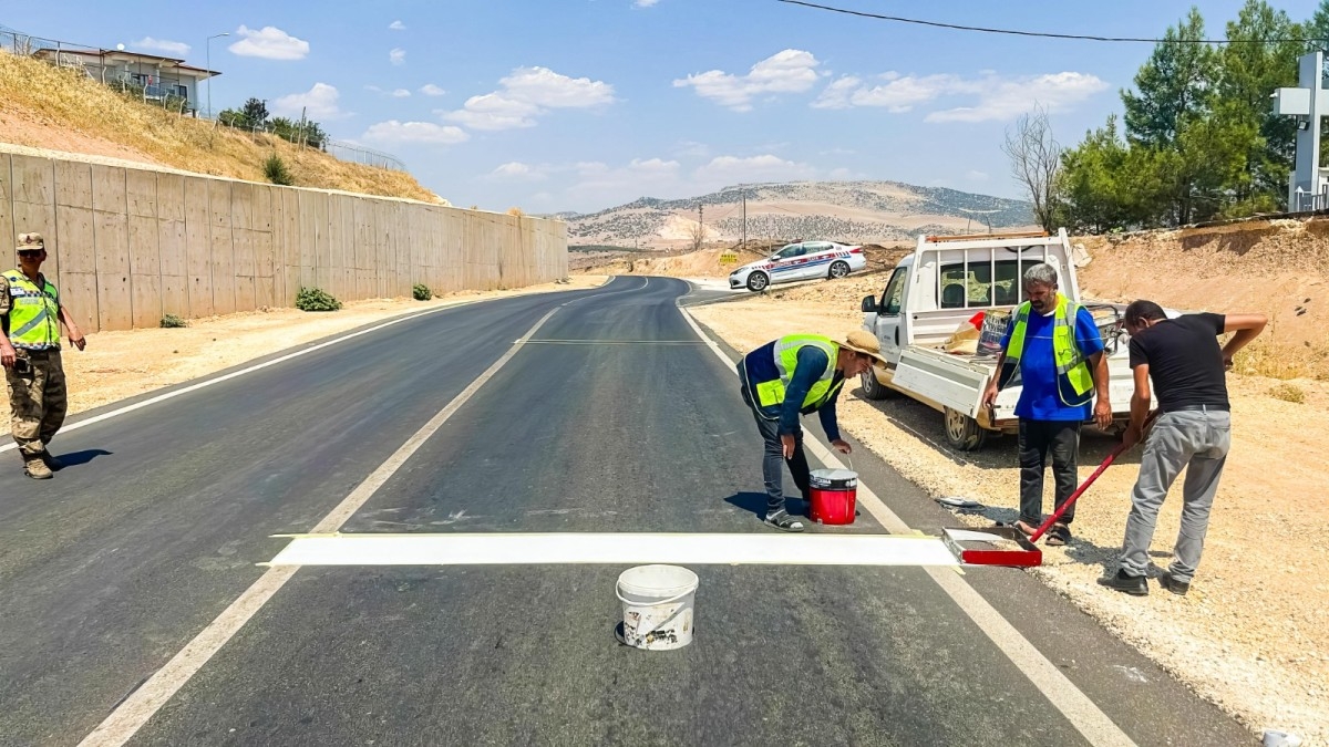 Adıyaman Belediyesi trafik güvenliğini artırmak için çalışmalarını sürdürüyor  - Videolu Haber