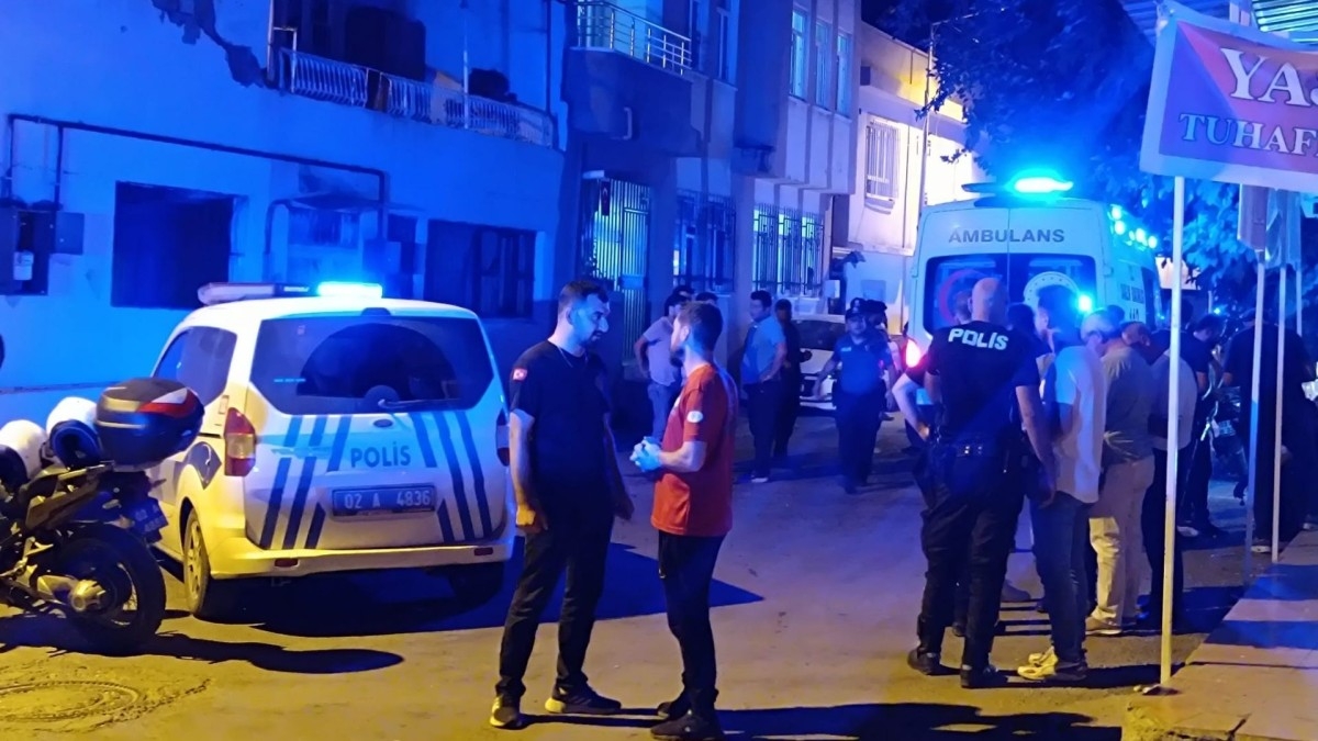 Adıyaman'da dehşet: 3 çocuk annesi kadın cinayete kurban gitti, katil koca intihar etti  - Videolu Haber