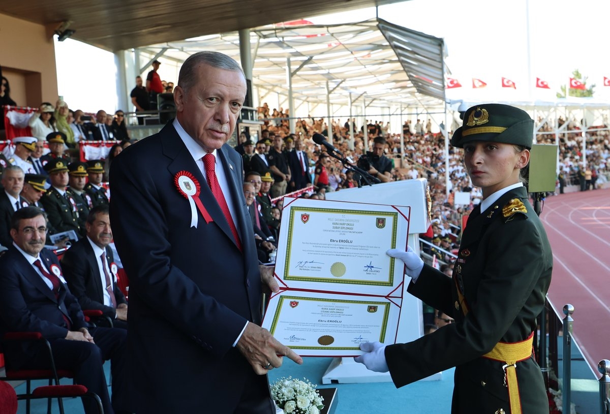 TSK’da bir ilk: Kadın Teğmenler tarih yazdı