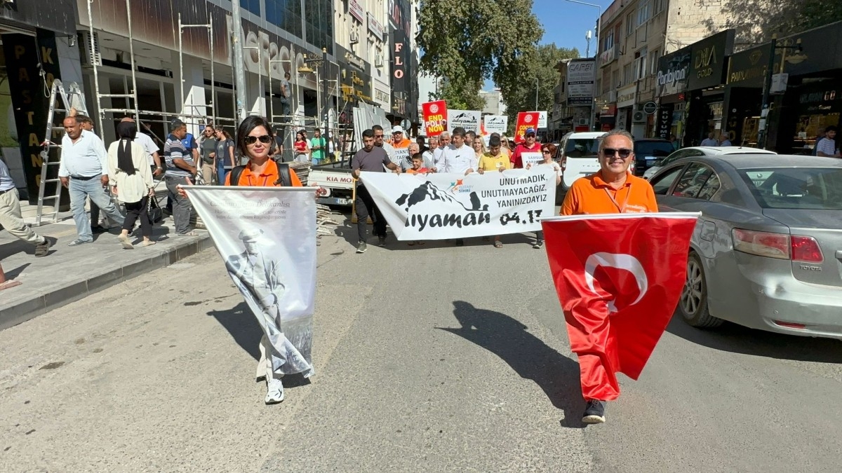 Çocuk felcine son: Engelliler Adıyaman'ı unutmadık, unutmayacağız diyerek yürüdü